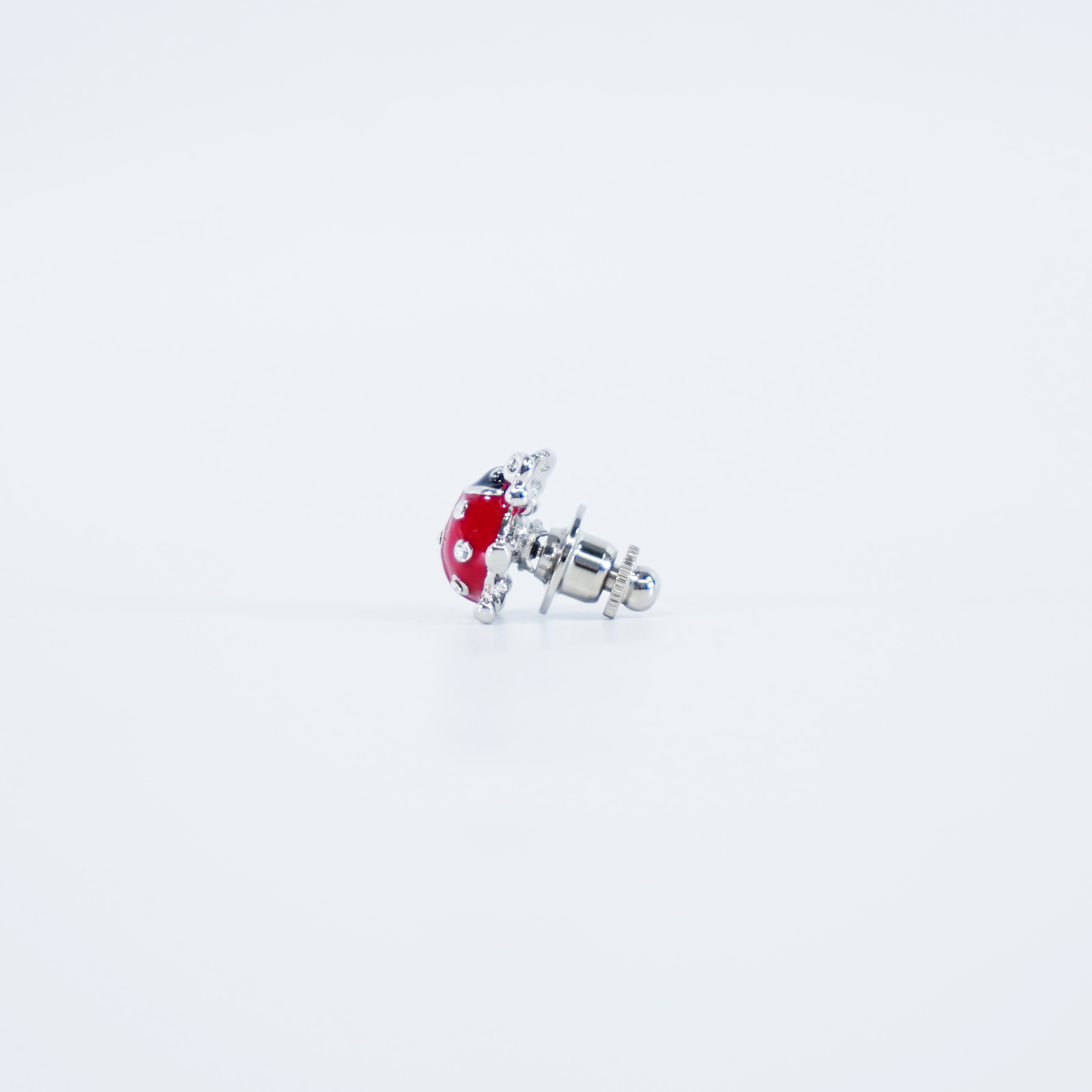 Ladybug lapel pin 57001650