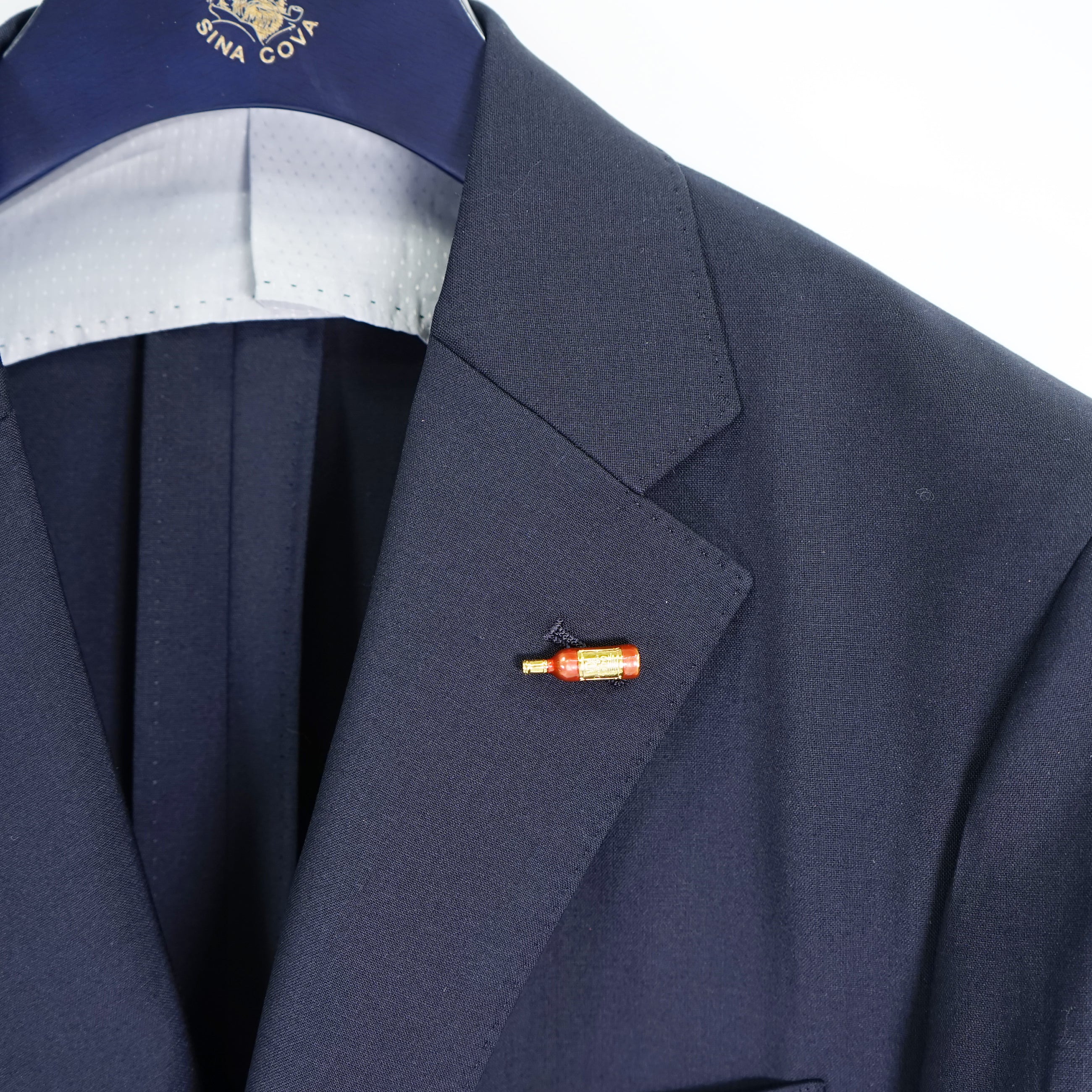 紅酒翻領別針 57002540