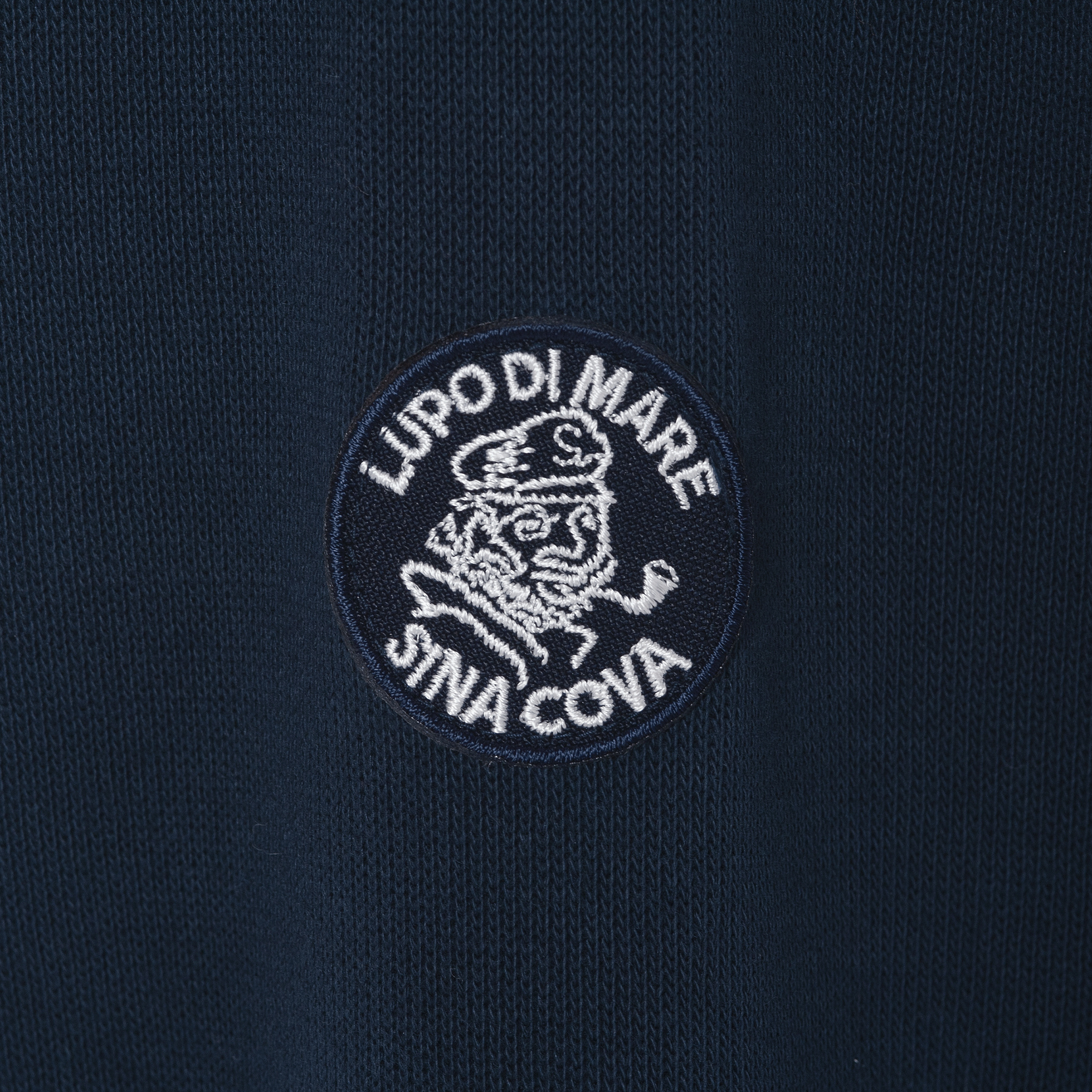 【公式】シナコバ (SINA COVA) クルーネックトレーナー 22220040 ネイビーの小丸ワッペン
