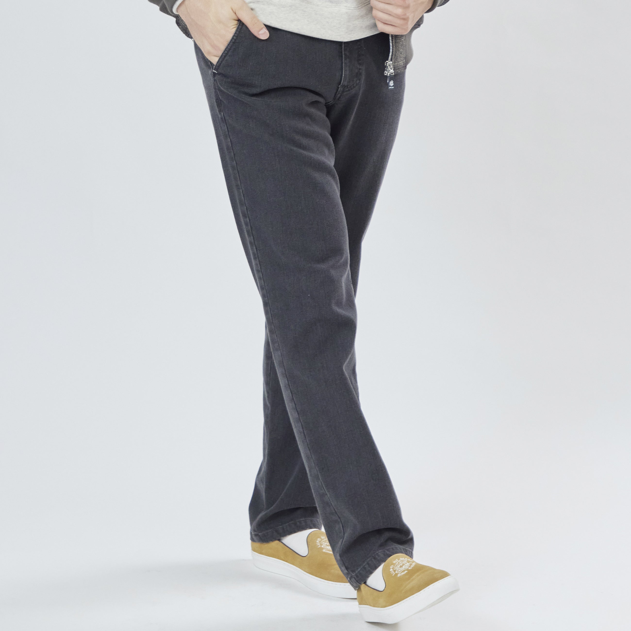 無褶錐形牛仔褲 25225010